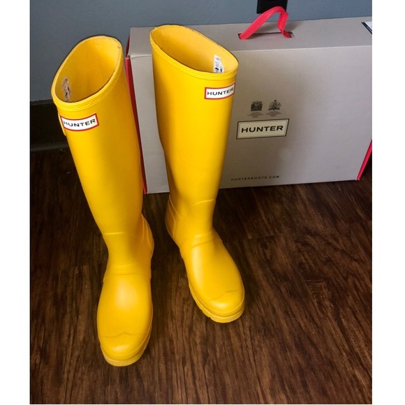 Hunter Shoes - Authentic, Matte Yellow Hunter Rain Boots
